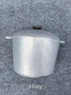 Cocotte en aluminium Vintage Magnalite de 8 litres avec couvercle