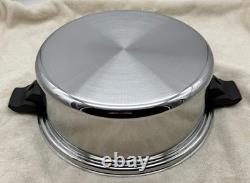 Cocotte en fonte Cutco 5,5 Qt avec couvercle haut en aluminium à 5 couches