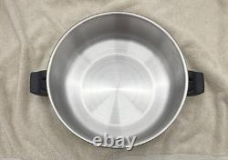 Cocotte en fonte Cutco 5,5 Qt avec couvercle haut en aluminium à 5 couches