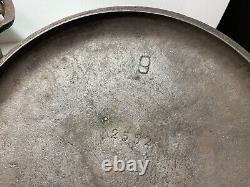 Cocotte en fonte Griswold Erie avec logo incliné No. 9 et couvercle 2552