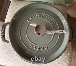 Cocotte en fonte STAUB 4 qt - Eucalyptus - Neuve - Livraison gratuite