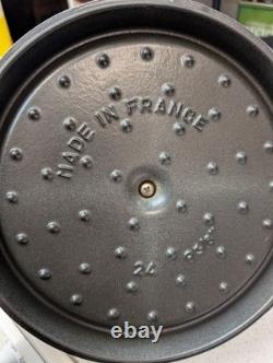 Cocotte en fonte STAUB 5 qt ronde blanche fabriquée en France