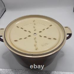 Cocotte en fonte STAUB vintage de 5 pintes, couleur cranberry, d’occasion, avec revêtement émaillé