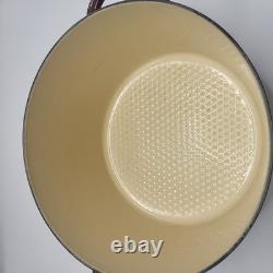 Cocotte en fonte STAUB vintage de 5 pintes, couleur cranberry, d’occasion, avec revêtement émaillé