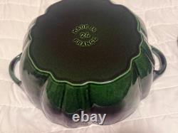 Cocotte en fonte Staub 3,5 qt, Citrouille, avec bouton en acier inoxydable, Basilic