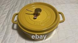 Cocotte en fonte Staub 4 qt, ronde, couleur citron