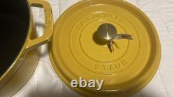 Cocotte en fonte Staub 4 qt, ronde, couleur citron