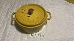 Cocotte en fonte Staub 4 qt, ronde, couleur citron