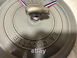 Cocotte en fonte Staub 6 qt, ronde, grise