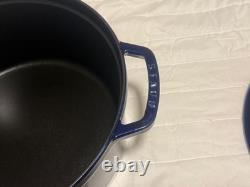 Cocotte en fonte Staub 7 qt, ronde, bleu foncé