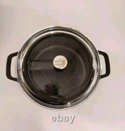 Cocotte en fonte Staub avec couvercle en verre rond 3,9QT 3,7L noir en boîte ouverte