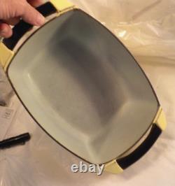 Cocotte en fonte émaillée LE CREUSET jaune de 2,5 Qt des années 1950 avec couvercle