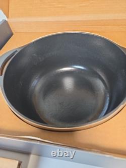 Cocotte en fonte ronde Caraway de 6,5 qt Midnight (bleu)