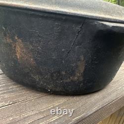 Cocotte en fonte vintage Griswold Erie n° 9 2552 avec couvercle et poignée bail. À réparer.