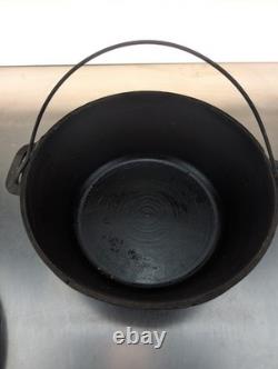 Cocotte hollandaise ancienne en fonte avec couvercle, dimensions intérieures marquées 10 x 4 pouces