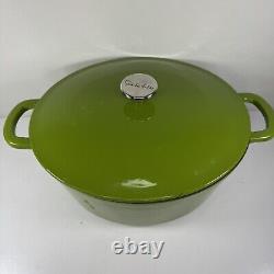 Cocotte ovale en fonte émaillée de 8 quarts verte avec couvercle Sur La Table