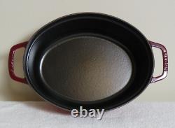 Cocotte ovale en fonte émaillée rouge Staub 4 QT #29 neuve avec couvercle cookware