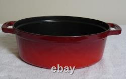 Cocotte ovale en fonte émaillée rouge Staub 4 QT #29 neuve avec couvercle cookware