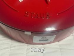 Cocotte ovale large en fonte Staub 6,25 qt, rouge cerise