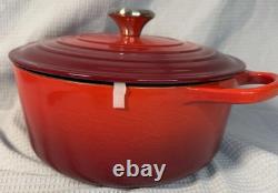 Cocotte ronde Signature en fonte Le Creuset 5,5 qt, couleur Flamme (rouge/orange), 26