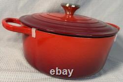 Cocotte ronde Signature en fonte Le Creuset 5,5 qt, couleur Flamme (rouge/orange), 26