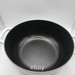 Cocotte ronde Staub 24 cm en fonte émaillée blanche avec couvercle France