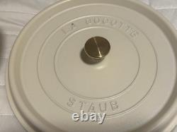 Cocotte ronde Staub en fonte 7 qt, blanche mate