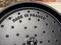 Cocotte ronde Staub en fonte 7 qt, blanche mate