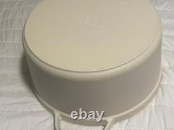 Cocotte ronde Staub en fonte 7 qt, blanche mate