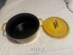 Cocotte ronde en fonte Staub 5,5 qt, Citron