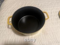 Cocotte ronde en fonte Staub 5,5 qt, Citron