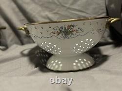 Collection de cuisine en métal émaillé floral VTG et laiton