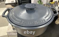 Emile Henry faitout de 7,5 Qt avec couvercle, prix régulier 335 $, neuf sans boîte, mat bleu marine foncé, rare