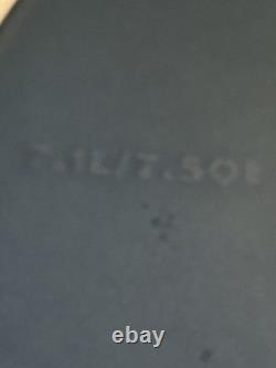 Emile Henry faitout de 7,5 Qt avec couvercle, prix régulier 335 $, neuf sans boîte, mat bleu marine foncé, rare