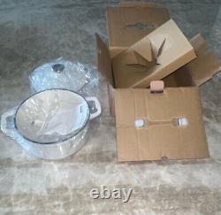 Ensemble de 3 pièces en fonte blanche : poêle de 10 pouces, faitout de 2,5 qt et rôtissoire de 2,5 qt avec couvercle NEUF