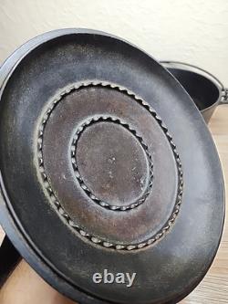 Fait en fonte vintage Wagner (non marqué) cocotte en fonte #8 avec couvercle, picots de goutte et rainures