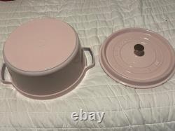 Faitout en fonte Staub de 7 qt, rond, couleur rose