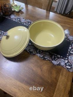 Faitout vintage Fiestaware jaune avec couvercle