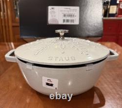 Four hollandais STAUB Flocon de Neige 24 Rond en Fonte Blanc Truffe Neuf dans la Boîte 3,75 qt
