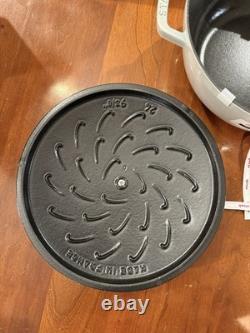 Four hollandais STAUB Flocon de Neige 24 Rond en Fonte Blanc Truffe Neuf dans la Boîte 3,75 qt