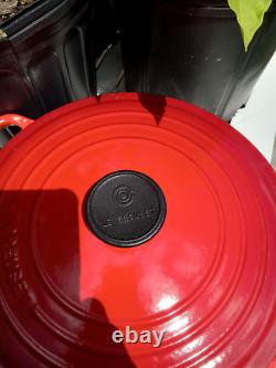LE CREUSET ROUGE / Flamme 5,5 QT #26 COCOTTE RONDE EN FER ÉMAILLÉ AVEC COUVERCLE EN FONTRE DE FRANCE