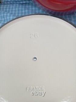LE CREUSET ROUGE / Flamme 5,5 QT #26 COCOTTE RONDE EN FER ÉMAILLÉ AVEC COUVERCLE EN FONTRE DE FRANCE