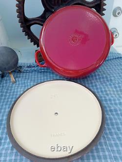 LE CREUSET ROUGE / Flamme 5,5 QT #26 COCOTTE RONDE EN FER ÉMAILLÉ AVEC COUVERCLE EN FONTRE DE FRANCE