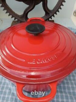 LE CREUSET ROUGE / Flamme 5,5 QT #26 COCOTTE RONDE EN FER ÉMAILLÉ AVEC COUVERCLE EN FONTRE DE FRANCE