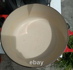 LE CREUSET ROUGE / Flamme 5,5 QT #26 COCOTTE RONDE EN FER ÉMAILLÉ AVEC COUVERCLE EN FONTRE DE FRANCE