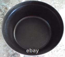 LN Staub La Coccotte Ronde #24 Blanche 4Qt Faitout Ronde en Fonte avec Couvercle en Verre LN Staub La Coccotte Ronde #24 Blanche 4Qt Faitout Ronde en Fonte avec Couvercle en Verre