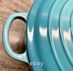 La Cocotte en Fonte Le Creuset Bleu des Caraïbes #26, 5,5 Qt. Excellent État