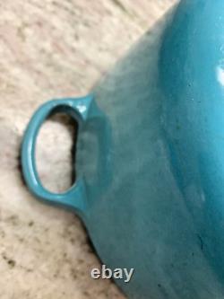 La Cocotte en Fonte Le Creuset Bleu des Caraïbes #26, 5,5 Qt. Excellent État