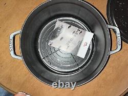 La Cocotte en fonte Staub Dutch Oven ronde de 5,5 litres avec couvercle en graphite gris