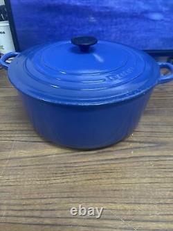 La Cocotte en fonte classique Le Creuset #30 de 9 litres, émaillée bleue, 12 x 6 pouces de profondeur, France